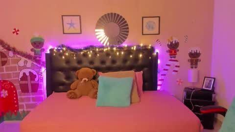 Olivia jones online show from 19, 12, 2025