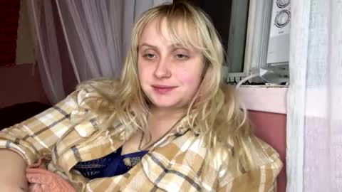 Snapshot of _peaceoutgirlscout_ chatting on 18, 11, 2025 _peaceoutgirlscout_ online show from 18, 11, 2025