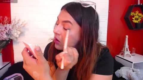 Snapshot of _poison_sweet chatting on 17, 10, 2025 Laura online show from 17, 10, 2025