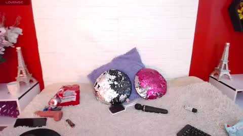 Snapshot of _poison_sweet chatting on 31, 10, 2025 Laura online show from 31, 10, 2025