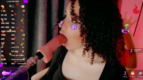 Snapshot of _queen_deepthroat_ chatting on 28, 10, 2025 Kate evhans online show from 28, 10, 2025