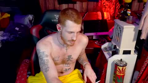 Snapshot of _redxxx chatting on 25, 10, 2025 REDxxx online show from 25, 10, 2025