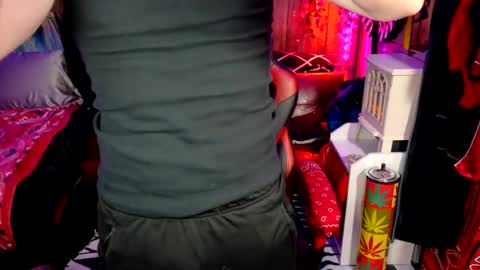 Snapshot of _redxxx chatting on 17, 11, 2025 REDxxx online show from 17, 11, 2025