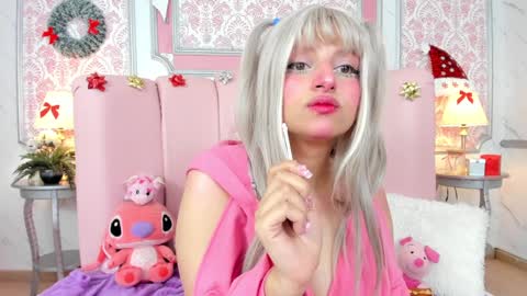 Snapshot of _saakuraa_ chatting on 12, 12, 2024 1430 2100 -5 online show from 12, 12, 2024