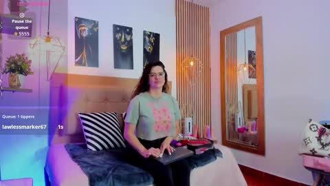 Snapshot of _samanthaa_foxx chatting on 8, 10, 2025 SAMANTHA FOX online show from 8, 10, 2025