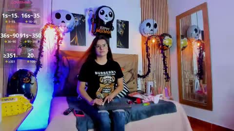 Snapshot of _samanthaa_foxx chatting on 10, 10, 2025 SAMANTHA FOX online show from 10, 10, 2025