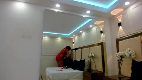 Scarlet Brooks  online show from 17, 12, 2025