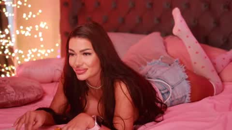 Selena online show from 9, 2, 2025