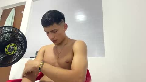 Juan Pablo-independent model online show from 27, 12, 2024
