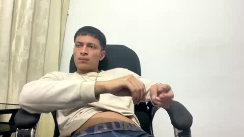 Juan Pablo-independent model online show from 25, 2, 2025