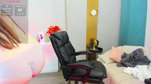 Snapshot of _shy_jenny_ chatting on 10, 11, 2025 Shy Jenny online show from 10, 11, 2025