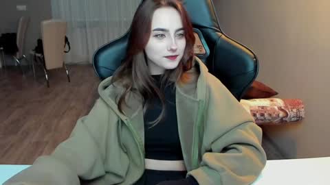 Snapshot of _silverdream chatting on 4, 2, 2025 _silverdream online show from 4, 2, 2025