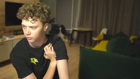 OLIVERpvt is open online show from 10, 1, 2025