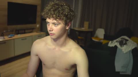 OLIVERpvt is open online show from 24, 1, 2025