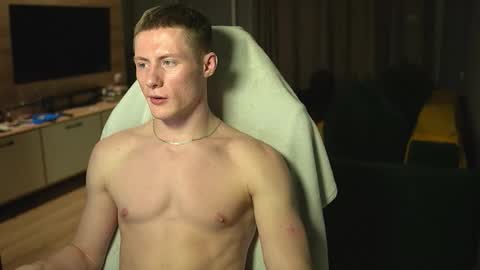 OLIVERpvt is open online show from 19, 12, 2025