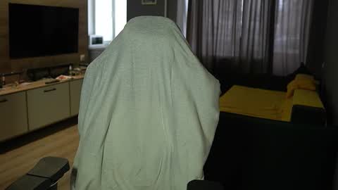 OLIVERpvt is open online show from 3, 2, 2026