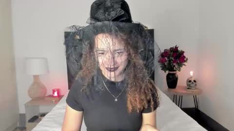 Snapshot of _sussi_ chatting on 17, 10, 2025 Sussi online show from 17, 10, 2025