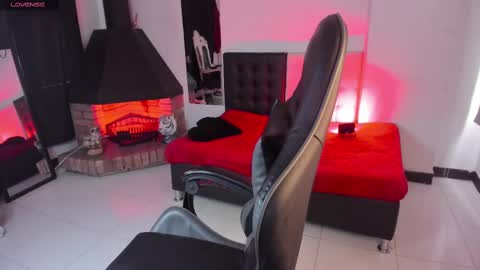 Tifany online show from 17, 2, 2025