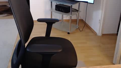 Snapshot of _trythis_ chatting on 10, 11, 2025 _trythis_ online show from 10, 11, 2025