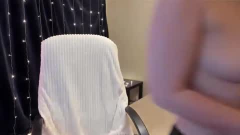 _vallylove online show from 2, 3, 2025