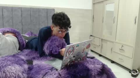 Snapshot of _vanie chatting on 15, 11, 2025 _vanie online show from 15, 11, 2025