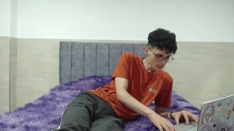 Snapshot of _vanie chatting on 19, 11, 2025 _vanie online show from 19, 11, 2025