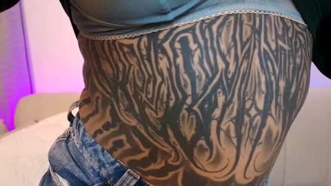 Snapshot of _velka_ chatting on 3, 11, 2025 _velka_ online show from 3, 11, 2025