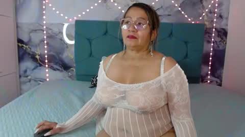 _vickysweet online show from 9, 9, 2025