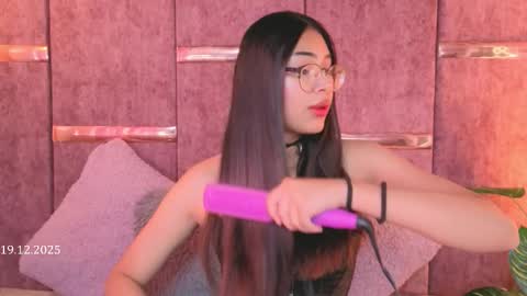   online show from 19, 12, 2025