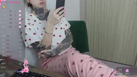 Snapshot of _viv1an_ chatting on 28, 1, 2025 Alis online show from 28, 1, 2025