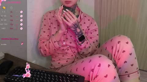 Snapshot of _viv1an_ chatting on 4, 2, 2025 Alis online show from 4, 2, 2025