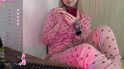 Snapshot of _viv1an_ chatting on 8, 2, 2025 Alis online show from 8, 2, 2025