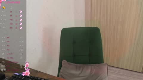 Snapshot of _viv1an_ chatting on 10, 2, 2025 Alis online show from 10, 2, 2025