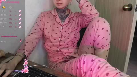 Snapshot of _viv1an_ chatting on 12, 2, 2025 Alis online show from 12, 2, 2025