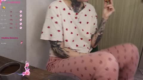 Snapshot of _viv1an_ chatting on 4, 3, 2025 Alis online show from 4, 3, 2025