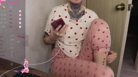 Snapshot of _viv1an_ chatting on 5, 3, 2025 Alis online show from 5, 3, 2025