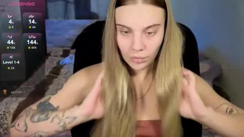 Snapshot of _wednesday_addams_ chatting on 3, 10, 2025 Vera online show from 3, 10, 2025