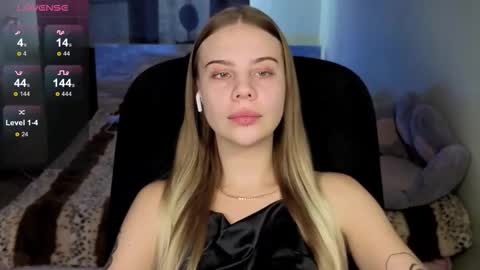 Snapshot of _wednesday_addams_ chatting on 8, 10, 2025 Vera online show from 8, 10, 2025