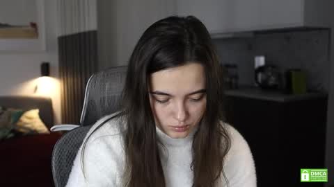 Snapshot of _whoareu_ chatting on 11, 10, 2025 Kristina online show from 11, 10, 2025