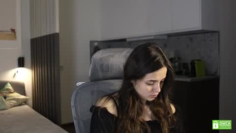 Snapshot of _whoareu_ chatting on 9, 11, 2025 Kristina online show from 9, 11, 2025