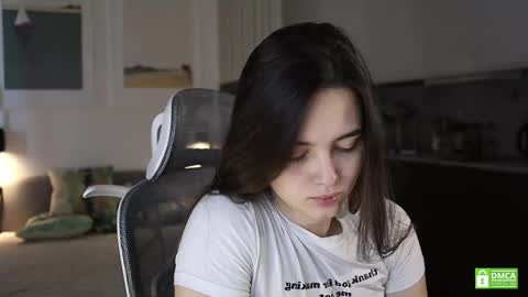 Snapshot of _whoareu_ chatting on 15, 11, 2025 Kristina online show from 15, 11, 2025