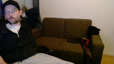 _whoisthatguy_ online show from 29, 11, 2025