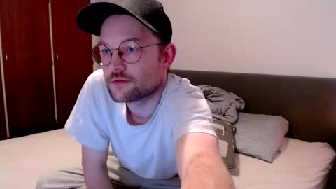 _whoisthatguy_ online show from 1, 2, 2026