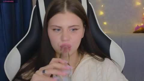 Fiona and Wayne online show from 3, 3, 2026