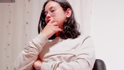 Snapshot of _your_little_nut chatting on 31, 10, 2025 Macca and Ana online show from 31, 10, 2025