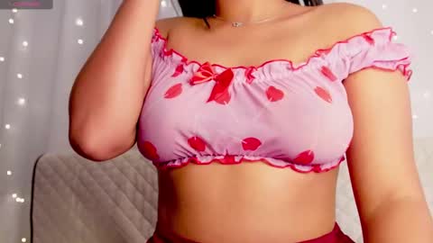 Snapshot of _your_little_nut chatting on 22, 11, 2025 Macca and Ana online show from 22, 11, 2025