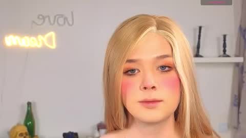 Snapshot of _yourfoxy_ chatting on 18, 10, 2025 LITTLE FOX online show from 18, 10, 2025