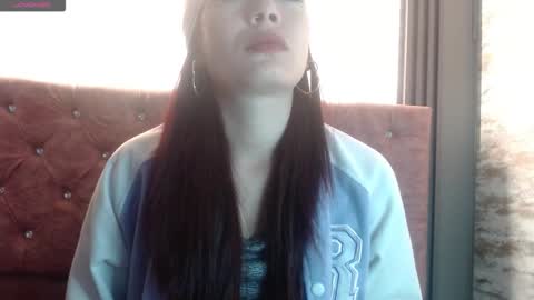 Yuyi online show from 18, 11, 2025