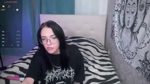 Kris Michael online show from 4, 2, 2026