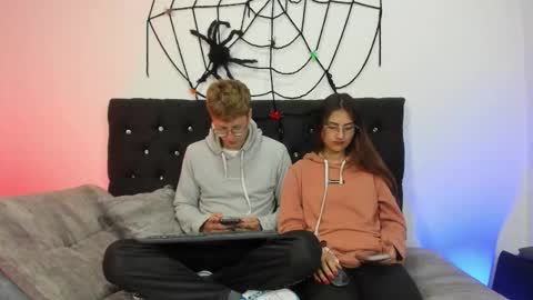 A Sexy Couple online show from 8, 10, 2025
